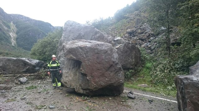 E16 Nærøydalen, rockslide