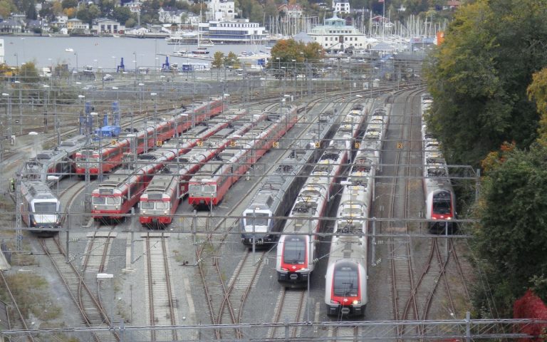Idled trains spur commuter chaos
