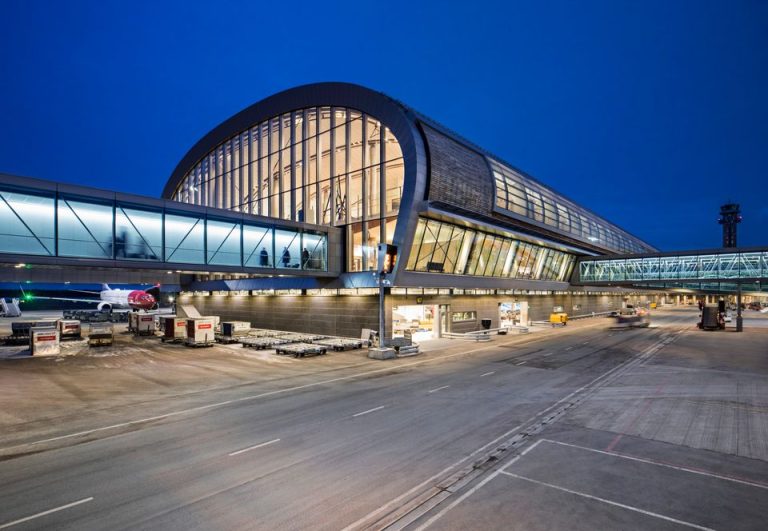 Strike grounds flights in Norway